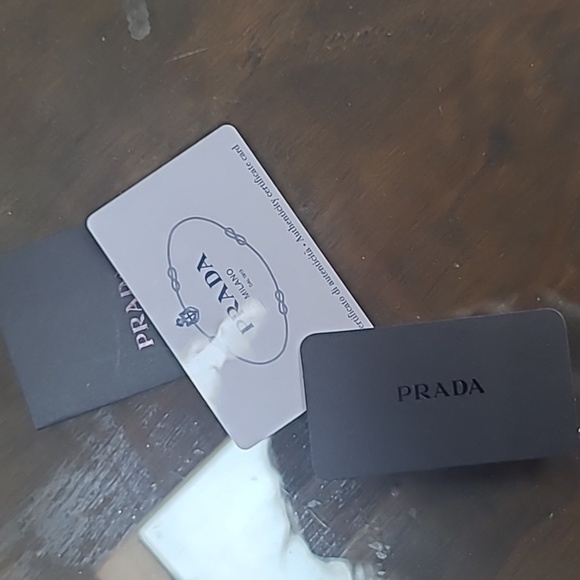 PRADA - Picture 5 of 5